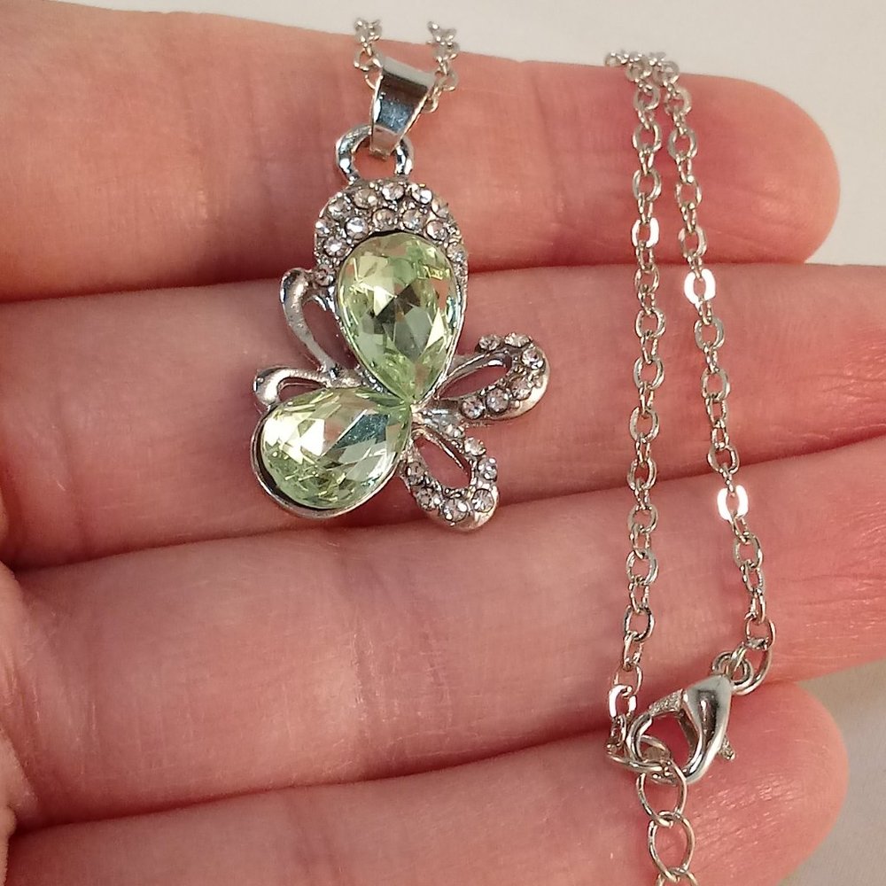 Silver Plated Butterfly Diamond Crystal Butterly Pendant Necklace Party Gift 18"